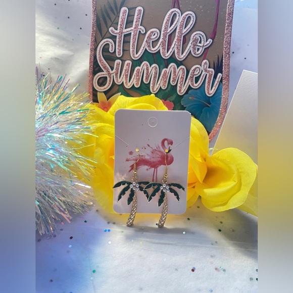 Large Palm tree dangle and drop earrings on gold hooks/tropical/ - Picture 4 of 11